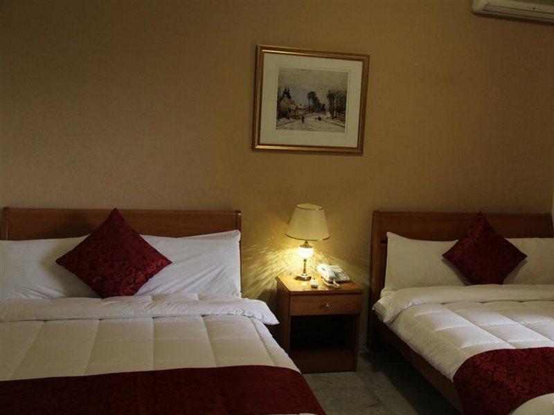 The Diplomat Hotell Beirut Exteriör bild