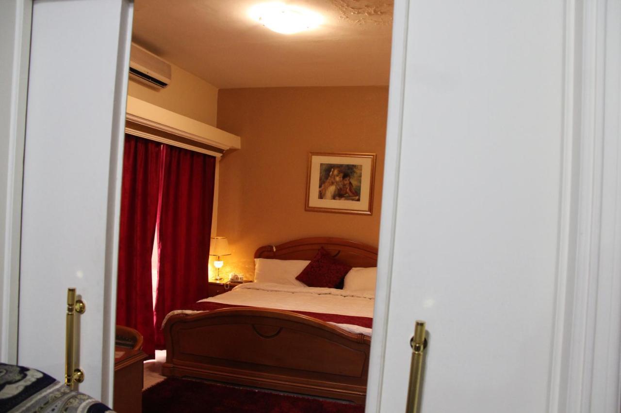 The Diplomat Hotell Beirut Exteriör bild