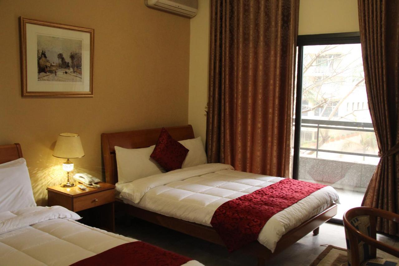 The Diplomat Hotell Beirut Exteriör bild